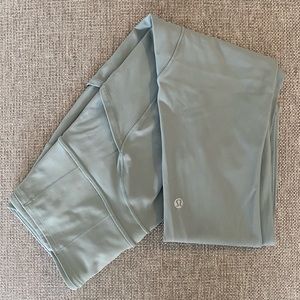 Lululemon Fast and Free II - size 6
